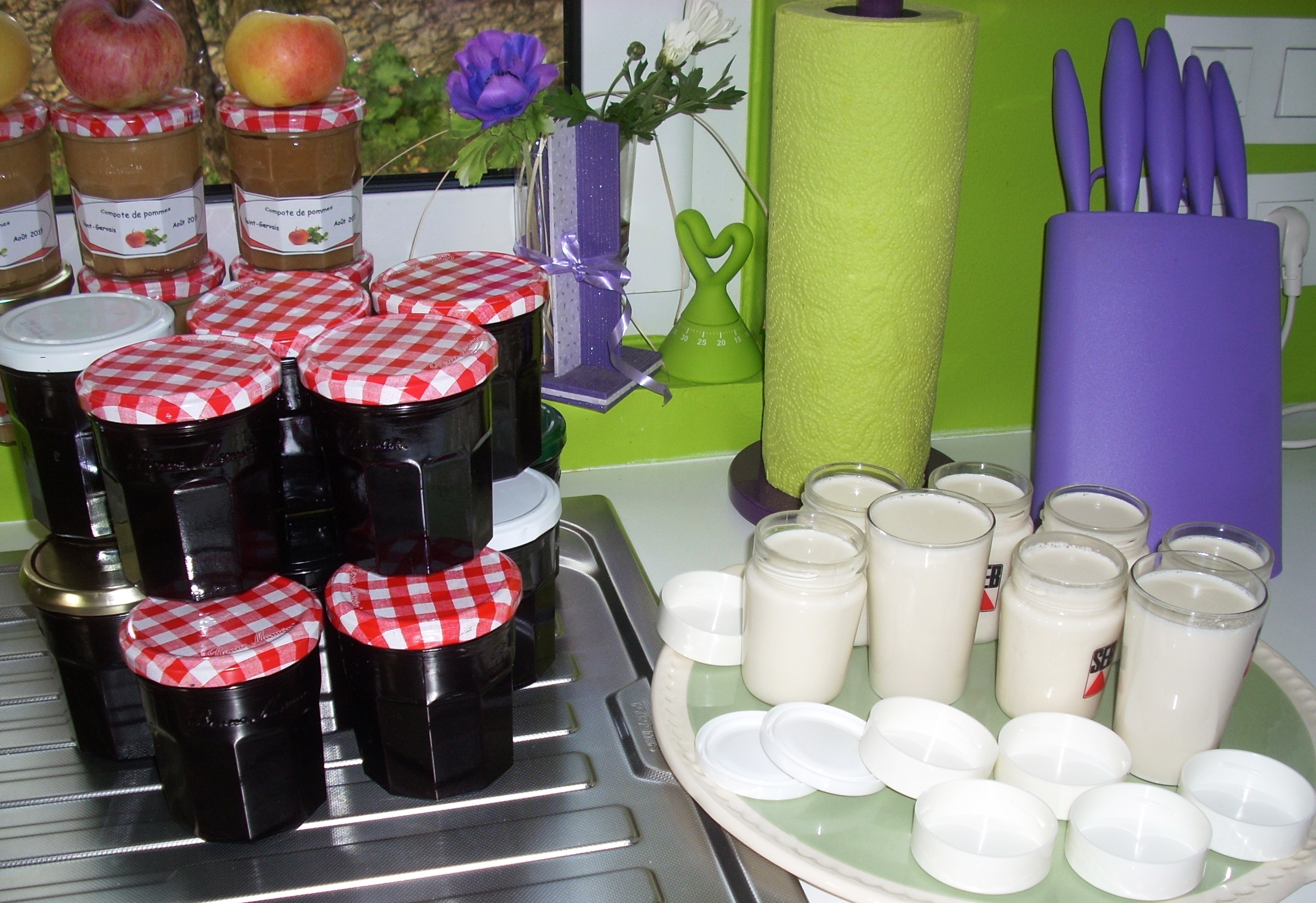 Maison d'hôtes La Renaissance – Petit-déjeuner avec yaourts maison et fromages, Blois, Saint-Gervais-la-Forêt