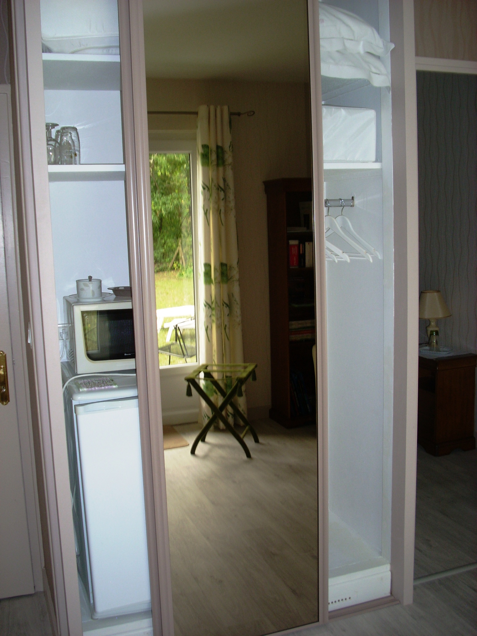 La Suite – vue jardin depuis la terrasse, La Renaissance Saint-Gervais-la-Forêt